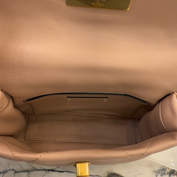 NWT Valentino Garvani Nappa Medium Roman Stud Shoulder Bag - Picture 6 of 6